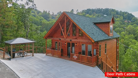 4 Bedroom Cabin with Mountain View Sleeps 12 - Cubbs Dream Paradise