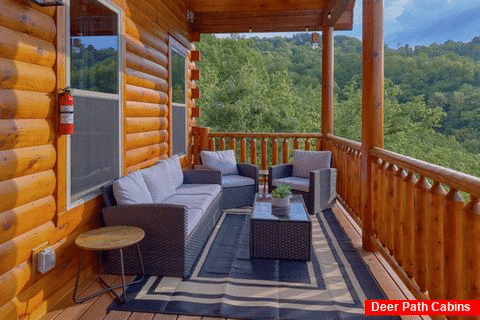 Private 4 Bedroom Cabin with Mountain View - Cubbs Dream Paradise