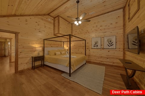 Master Bedroom with Cable TV and WiFi - Zennessee Boho