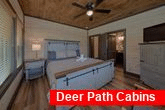 2 Bedroom Cabin Near Dollywood with Smart TV