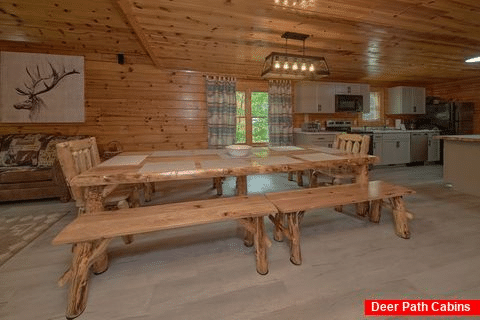 Spacious Dining Room in 5 bedroom cabin - A Perfect Stay