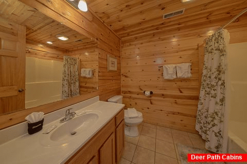 Private bath in king bedroom at 5 bedroom cabin - A Perfect Stay