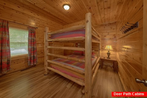 Group sized cabin with Queen bunk beds - A Perfect Stay