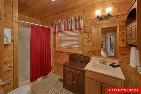 Master Bedroom with Private Bath and Jacuzzi - Knockin On Heaven's Door