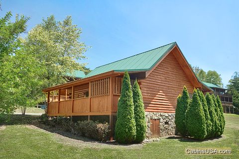 Honey Moon Cabin in Cabins at the Crossing - Whispering Pond