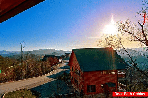 Premium 2 Bedroom Cabin with Mountain Views - Lucky Break