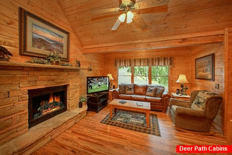 Gatlinburg Cabin Fully Furnished with Fireplace - Hemlock Hideaway