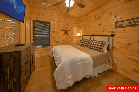 4 Bedroom Cabin With Queen Bed - Bear Play