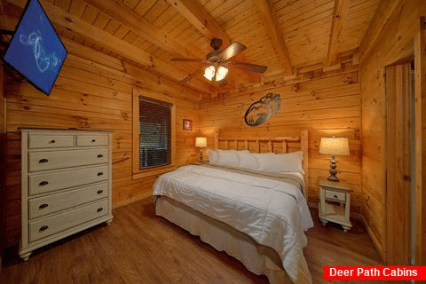 5 Bedroom cabin with king bedroom - Bear Shack