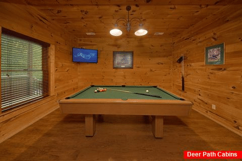 5 Bedroom 5 Bathroom Cabin with Pool Table - Bear Shack