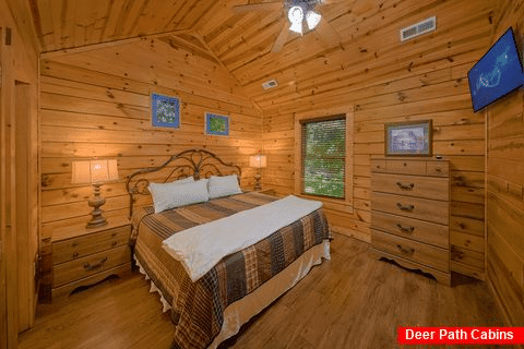 Luxury cabin rental with 2 Master Suites - Cowboy Up