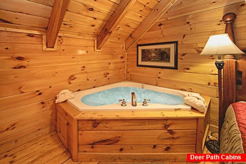 Jacuzzi in Master Bedroom - Little Cove Hideaway