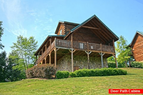 Great Cabin in Resort Area - Poolside Cabin