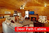 2 bedroom Cabin Near Dollywood with Living Room