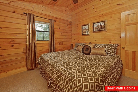 King Bed in Pigeon Forge Cabin near Dollywood - A Hilltop Heaven