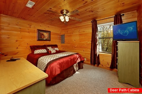 Queen Bedroom on Bottom Level of Cabin - A Hilltop Heaven