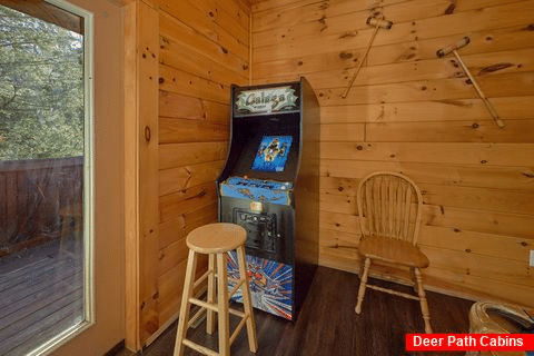 4 bedroom cabin with arcade game and pool table - Fishin Hole