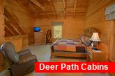 Spacious King Suite in 2 Bedroom Cabin 