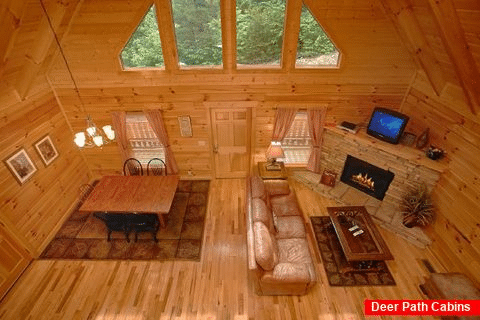 3 Bedroom Cabin with Living Area and Fireplace - Dew Drop Inn