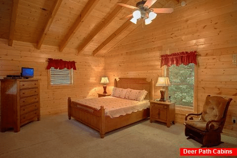 Rustic Cabin with Cozy King-size Bed - Dew Drop Inn