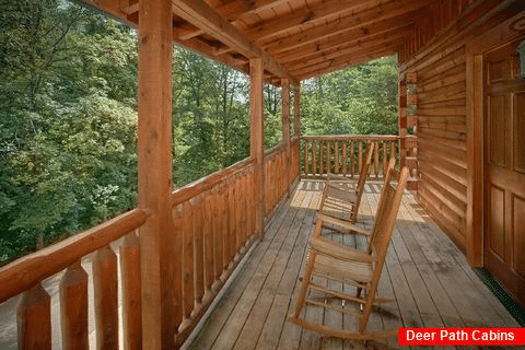 3 Bedroom Cabin with Furnished Deck - Dew Drop Inn