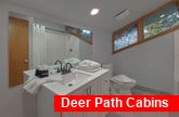 6 bedroom cabin with Private master Bath