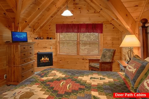 Cabin with King bedroom, Fireplace ad Jacuzzi - Lookin Up