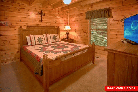 3 Bedroom Cabin with 3 King Beds - Lucky Logs Lodge