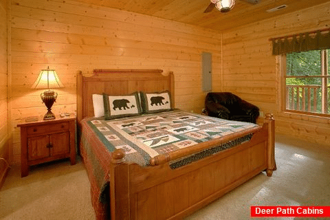 3 Bedroom Cabin with Master Suite - Lucky Logs Lodge