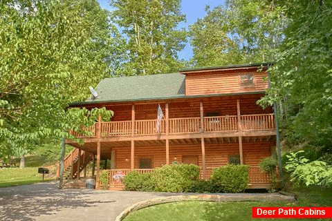 Luxury Cabin with Wooded Views - Lucky Logs Lodge