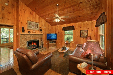 Luxury Honeymoon Cabin in Pigeon Forge - Romantic Evenings