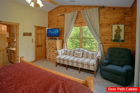 Rustic Cabin with Private King Bedroom - Big Bear