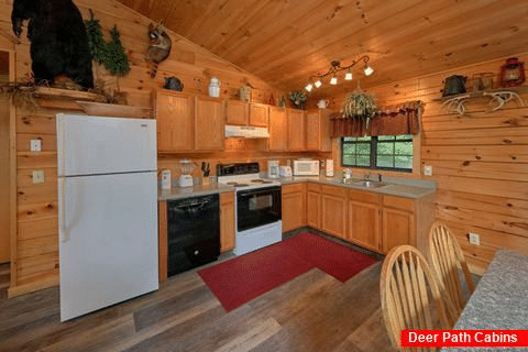 Cabin with full Kitchen and Dining Area - One More Night