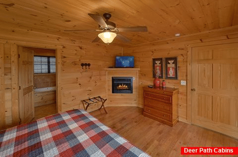 Master bedroom with fireplace and Jacuzzi - A Spectacular View to Remember