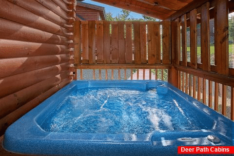 Cabin with Private Hot Tub and Resort Pool - Lookin Up