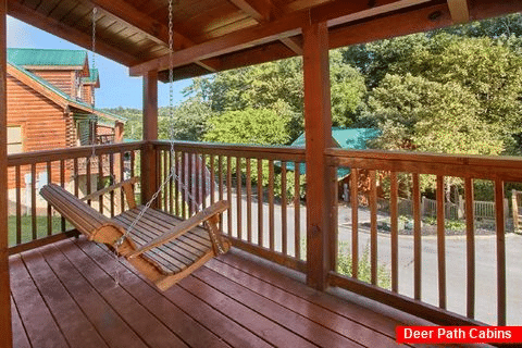 Resort Cabin with Porch Swing and Covered Deck - Lookin Up