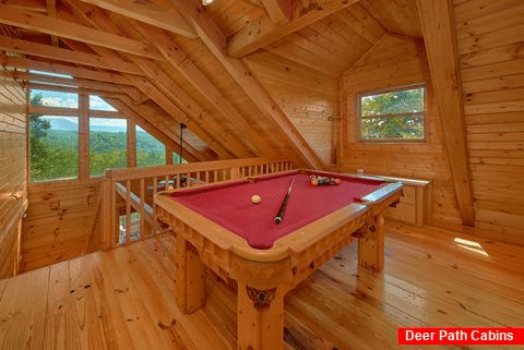 Loft with Pool Table Cabin Sleeps 6 - Eagle's Crest